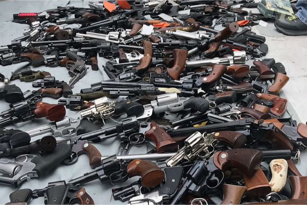 Fire-arms-used-to-illustrate-the-story