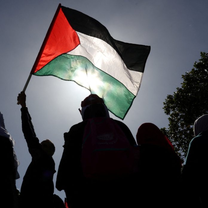 2023-04-14T154939Z_877117989_RC2EE0AD6KWY_RTRMADP_3_SAFRICA-ALQUDS-DAY-1688565286